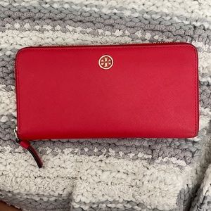 Tory Burch Zipper Wallet